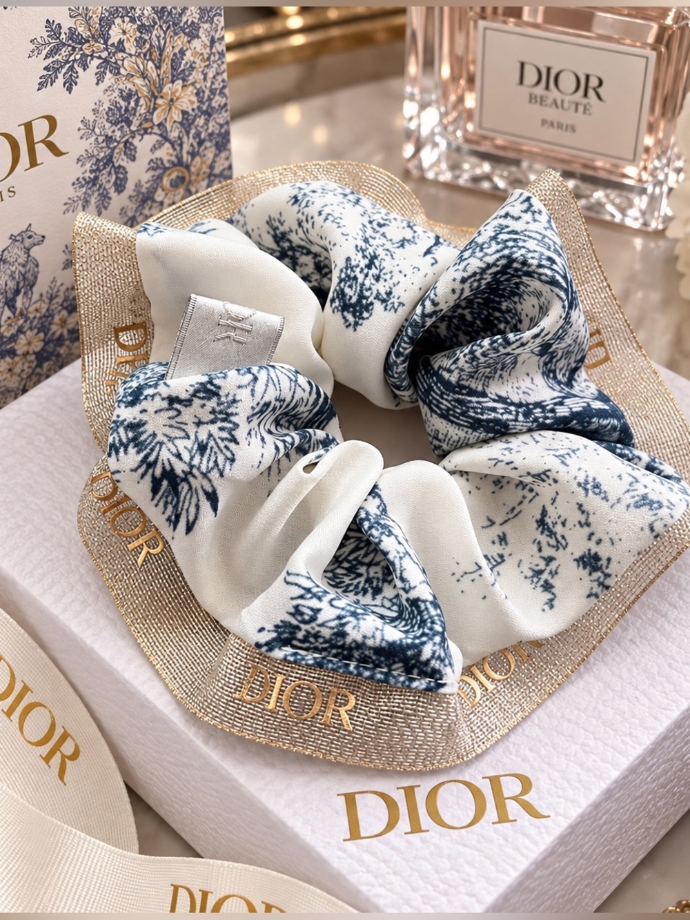 New 100% Silk Scrunchie – Dior Beauty Gift